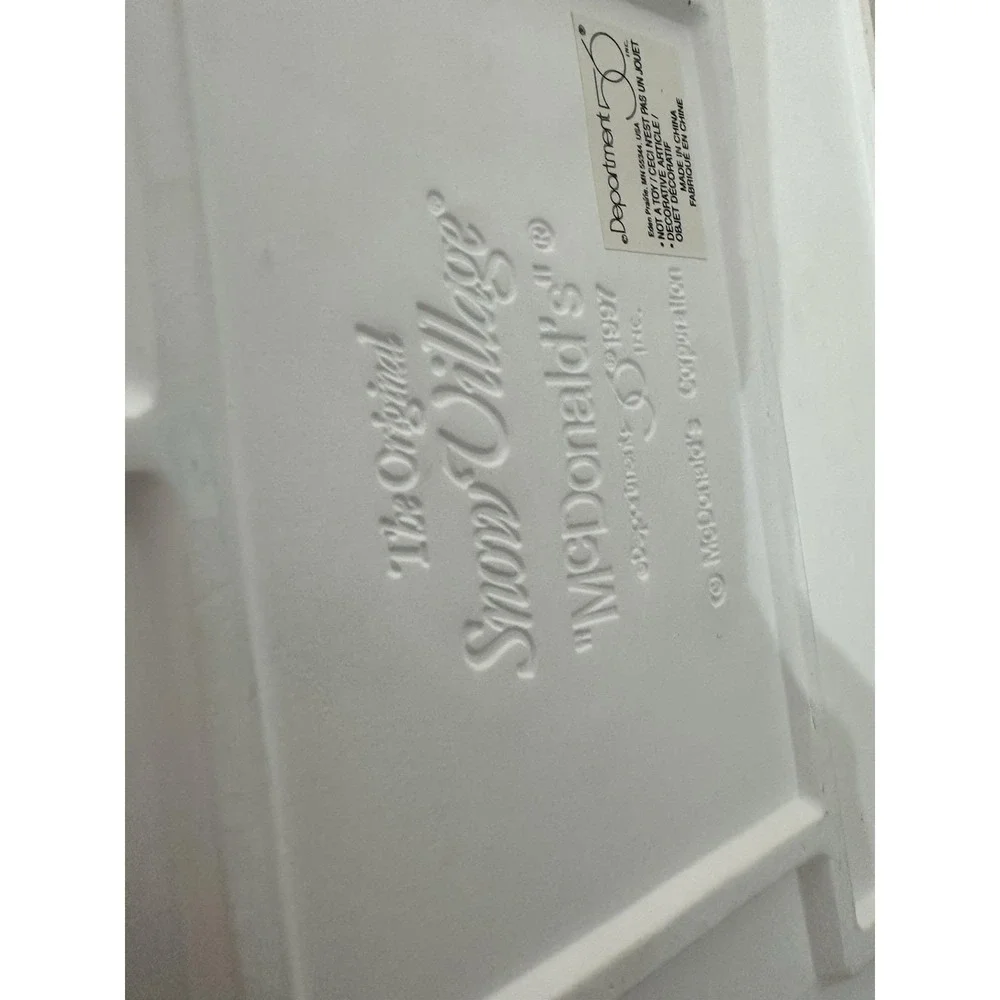 DEPT 56 SNOW VILLAGE‎ MCDONALD'S LIGHT UP 1997 WITH BOX AND CORD